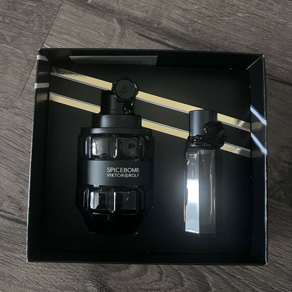 Viktor & Rolf Spicebomb Fragrance Men’s Parfum set - Picture 3 of 3